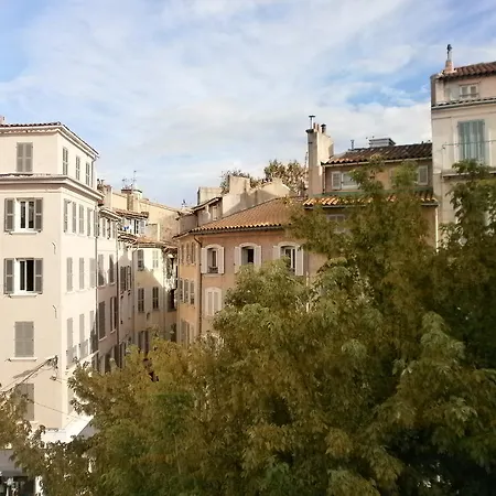 Trois Dauphins טולון