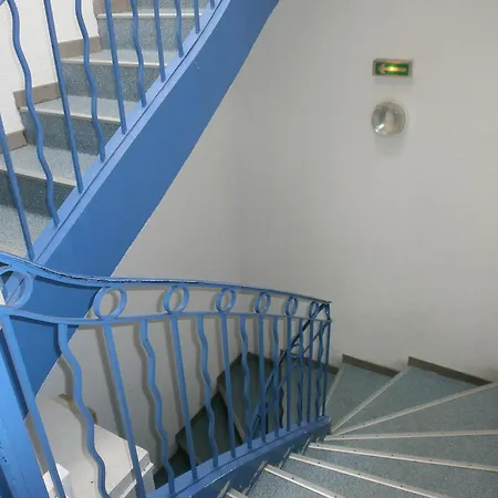 Hotell Trois Dauphins Toulon